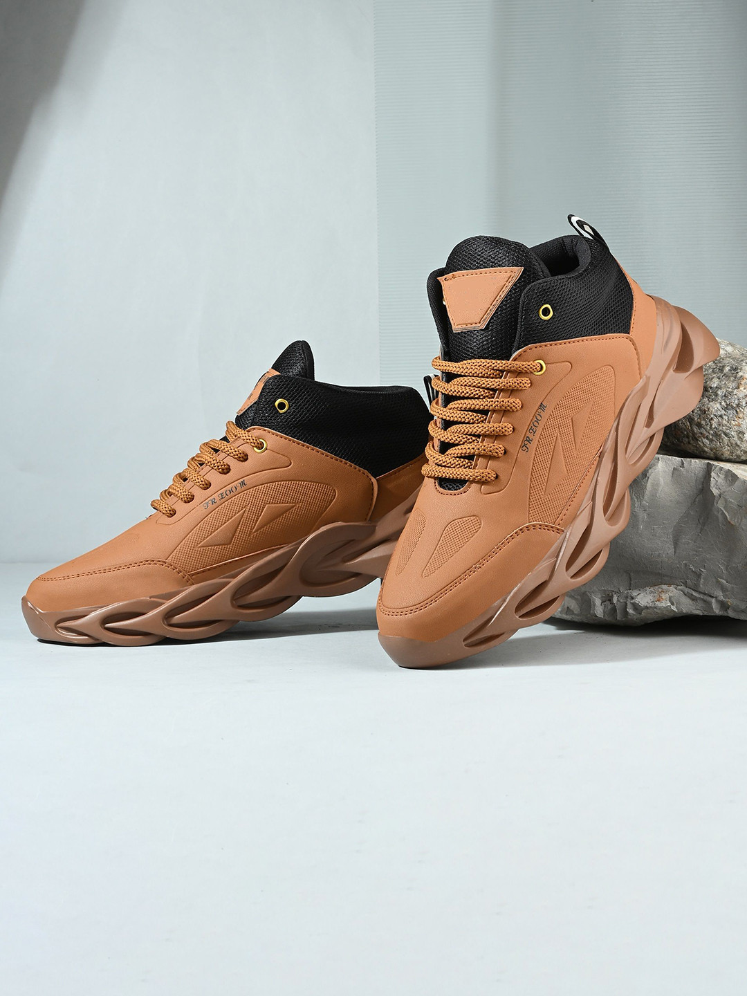 LEEPEETER Lace-Ups Round Toe Sneakers