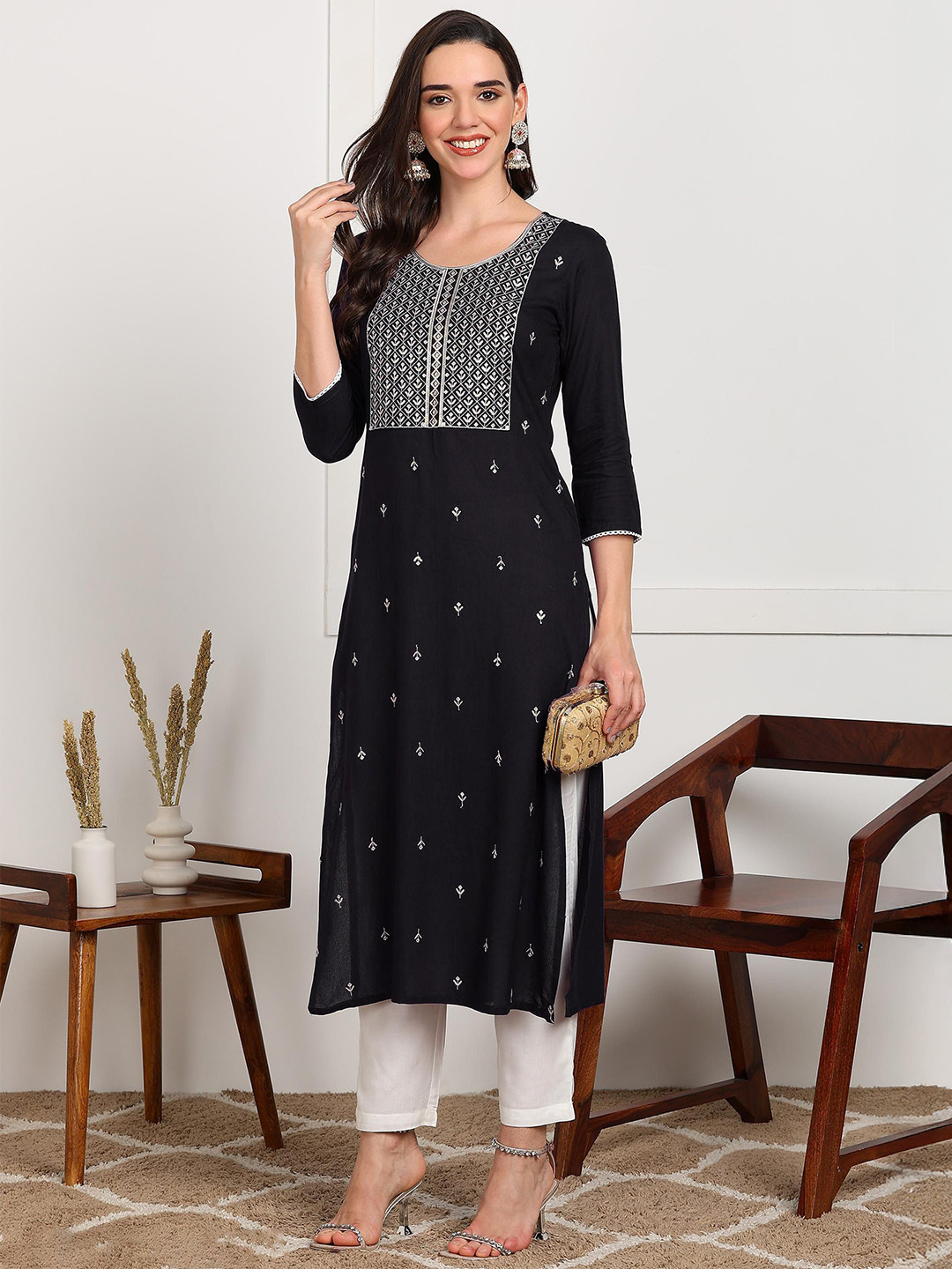 ELLITI Floral Embroidered Round Neck Sequinned Straight Kurta
