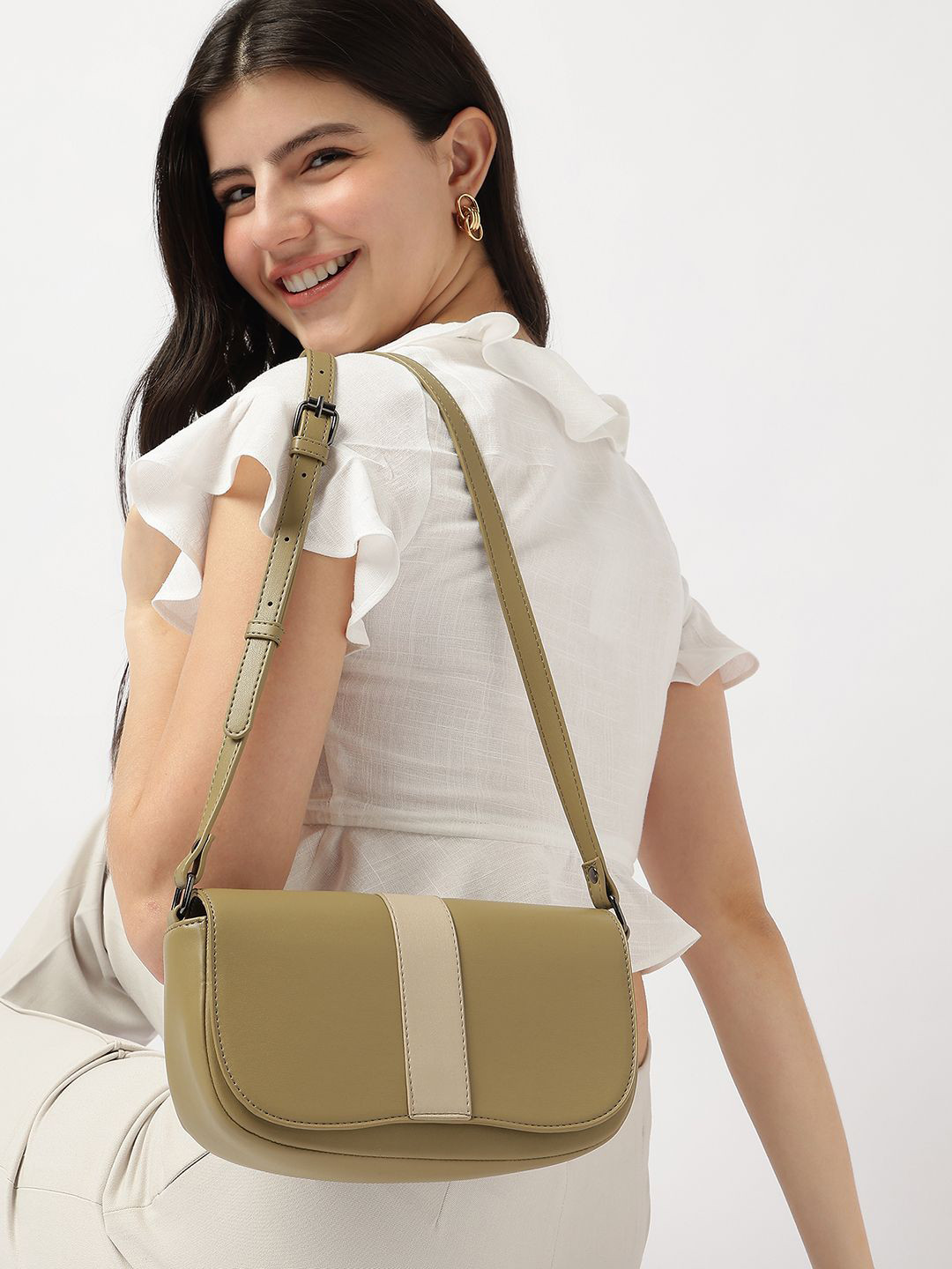 Fastrack Women Solid On the Go Sling Bag