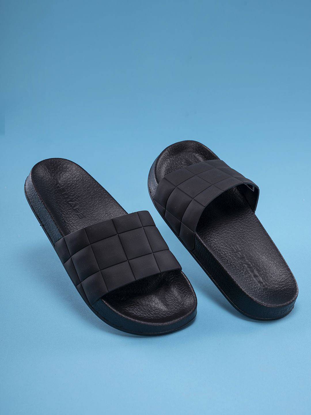 Red Tape Women Rubber Textured Sliders