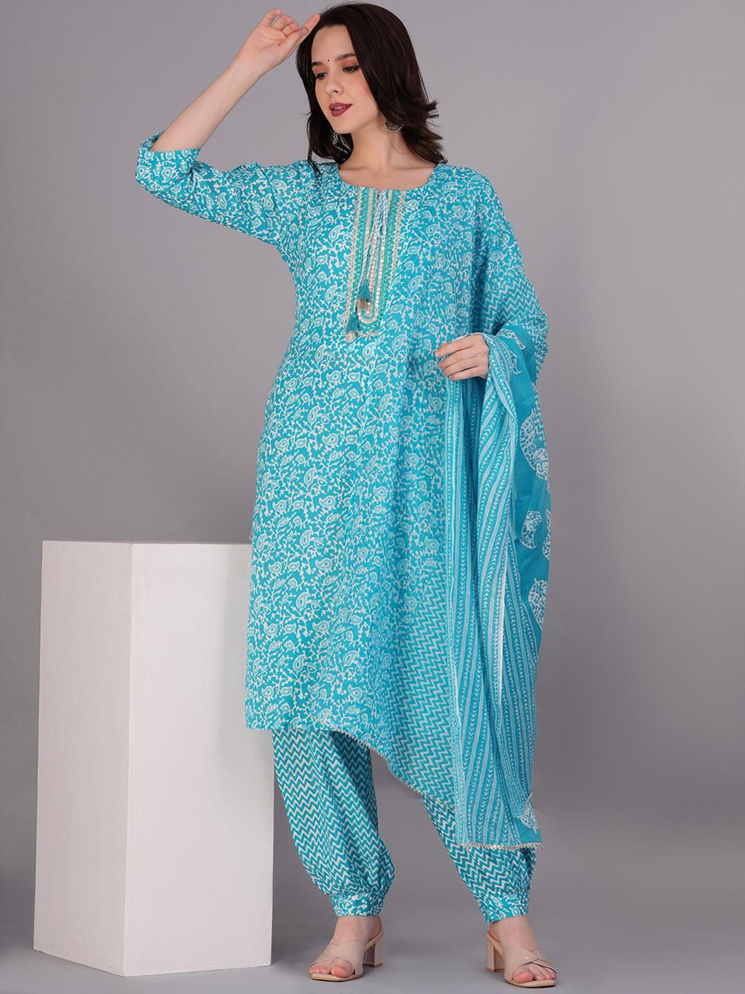 OH MI DIOS Women Floral Printed Cotton Kurta with Patiala & Dupatta