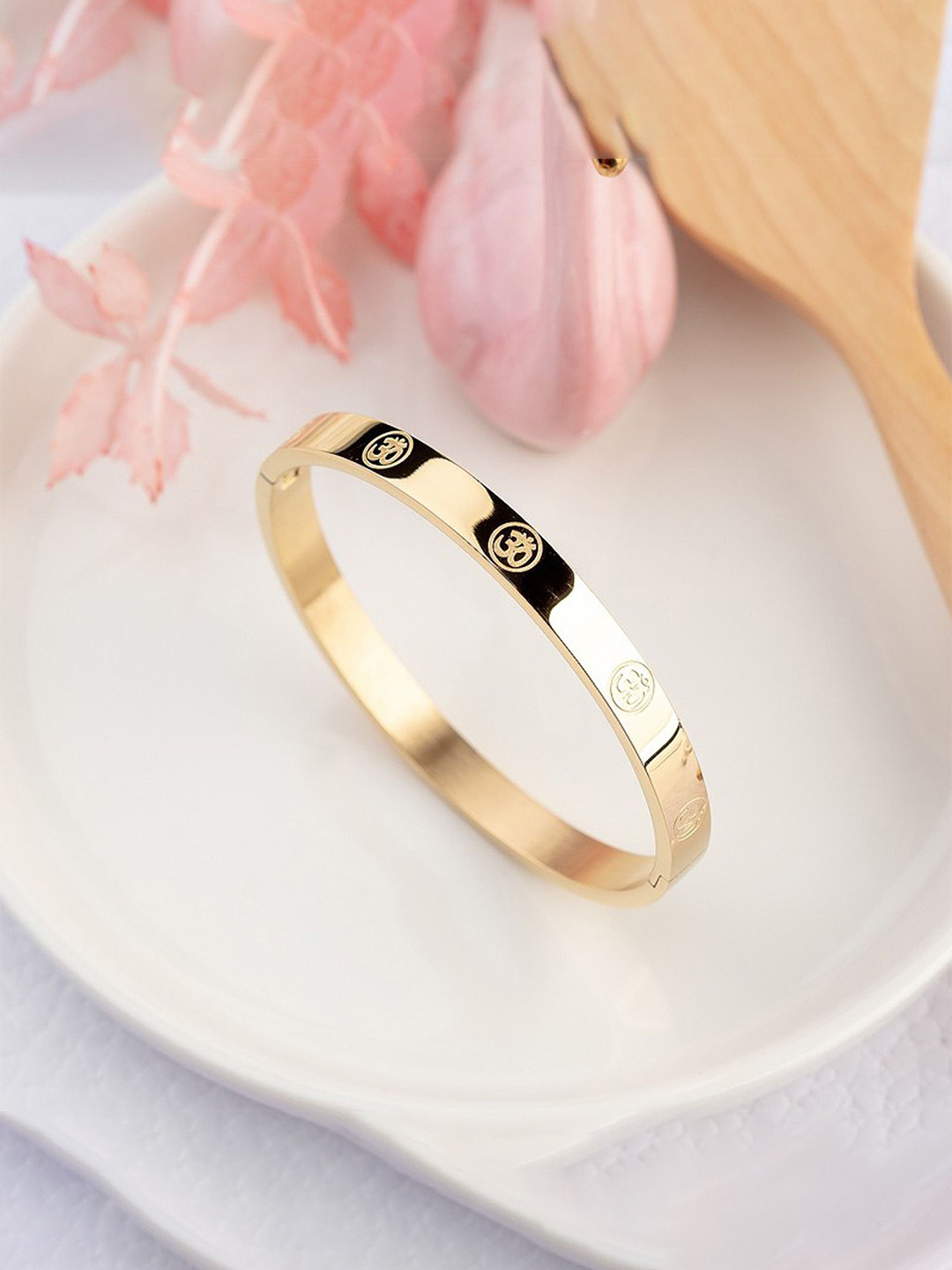 Thrillz Men Stainless Steel Lord Om Gold-Plated Kada Bracelet