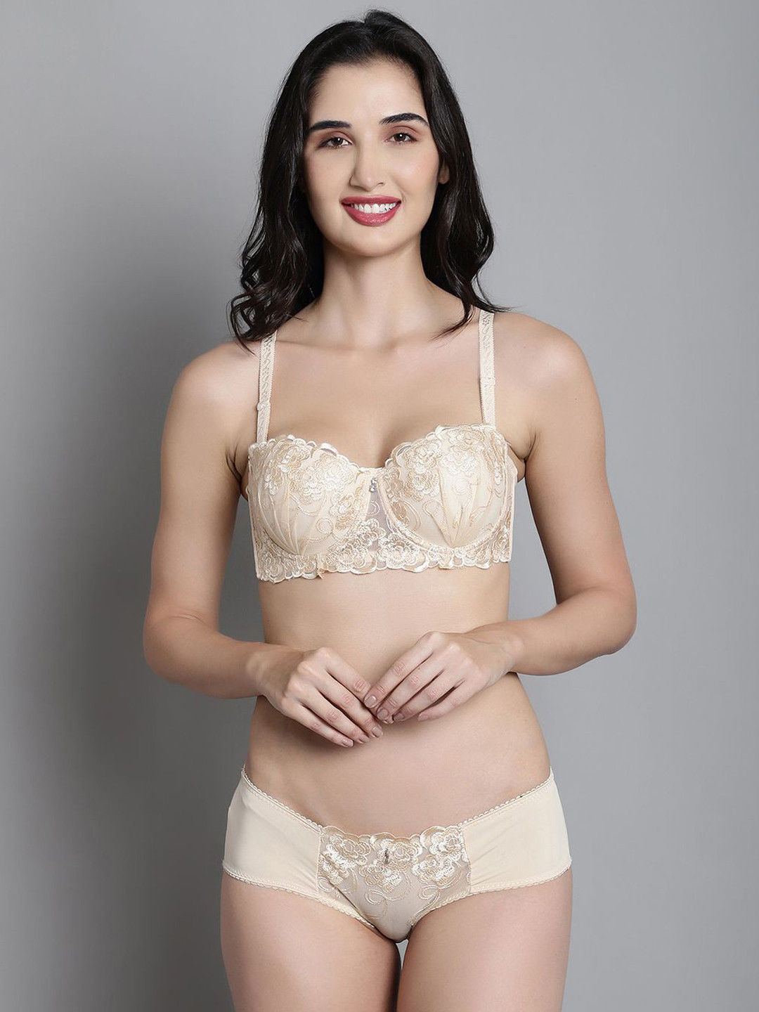 MAKCLAN Women Self-Design Under-Wired Lightly Padded Lingerie Set