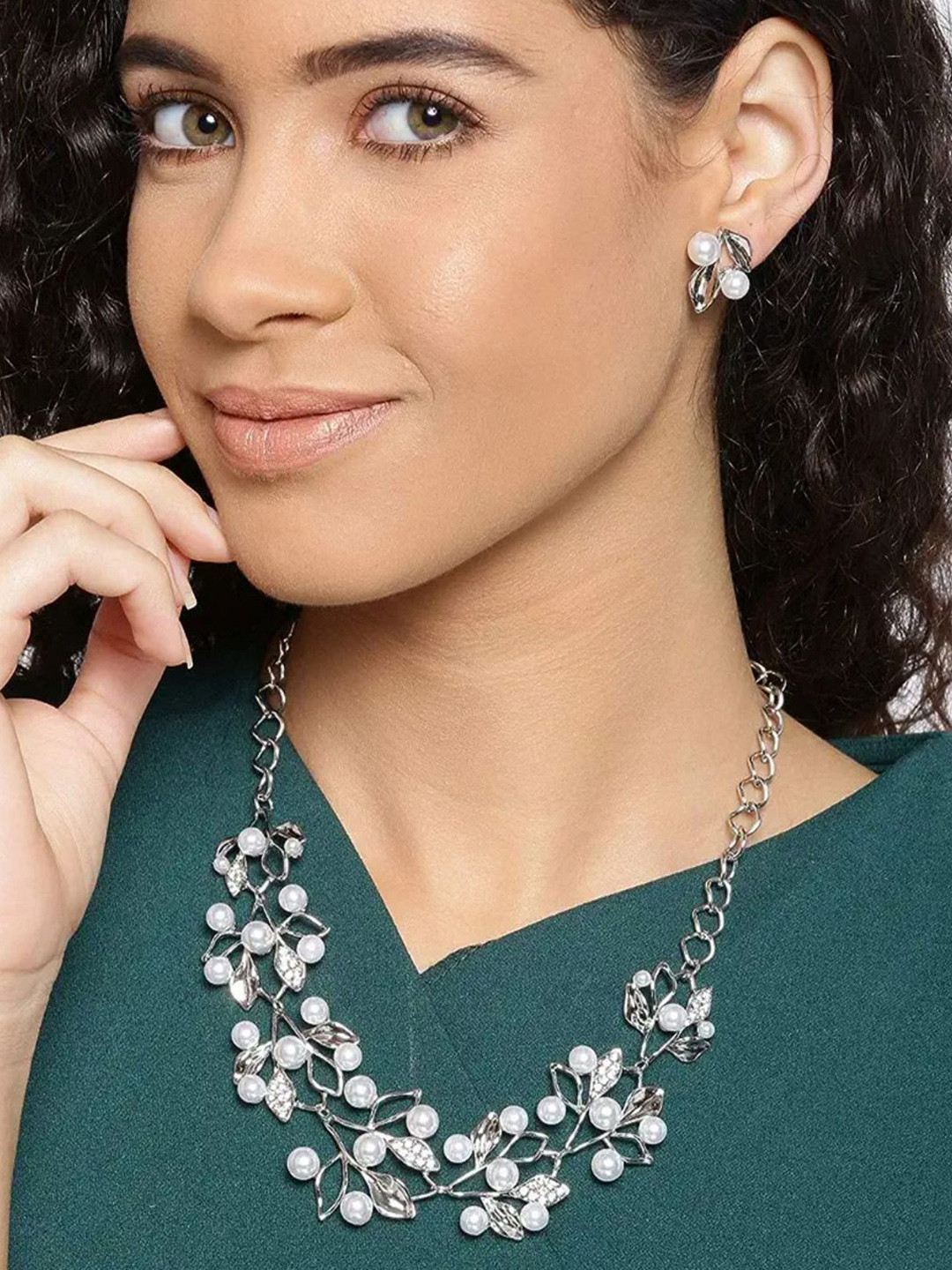 Evince MODE Rhinestones Studded Pearls Beaded Jewellery Set