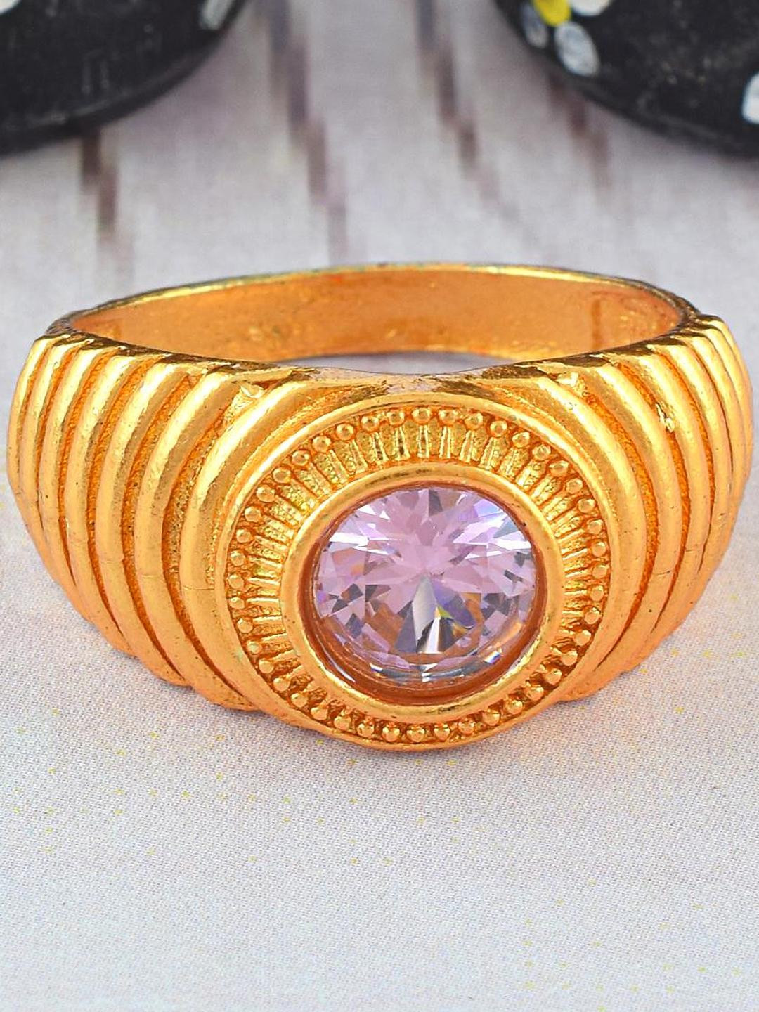 MEMOIR Brass Gold-Plated Rose Quartz Finger Ring