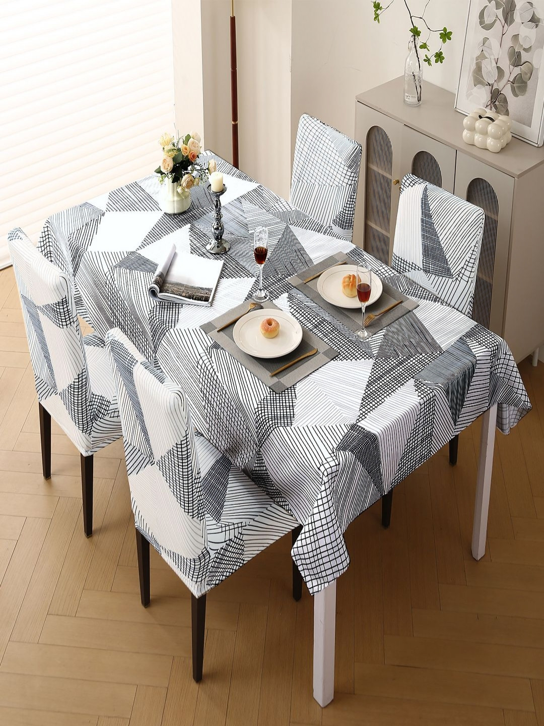 HOKIPO Set Of 4 Printed Stretchable Dining Chair Covers With Matching Tablecloth
