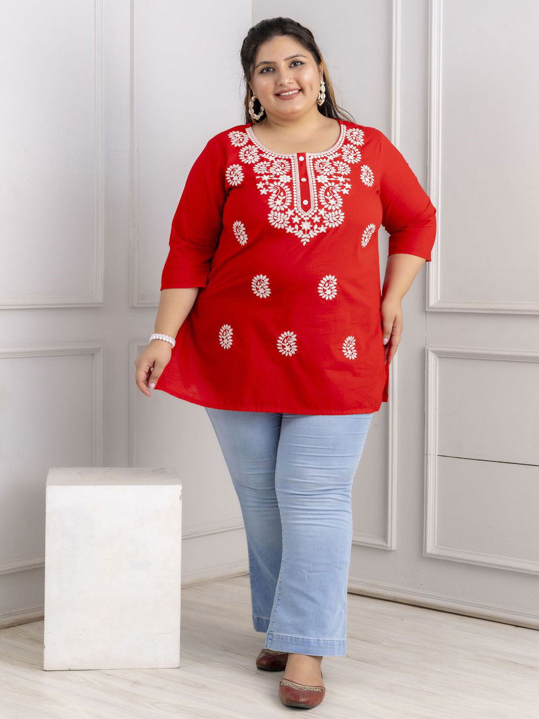 ROPADEMODA Floral Embroidered Thread Work Pure Cotton Thread Work Kurti