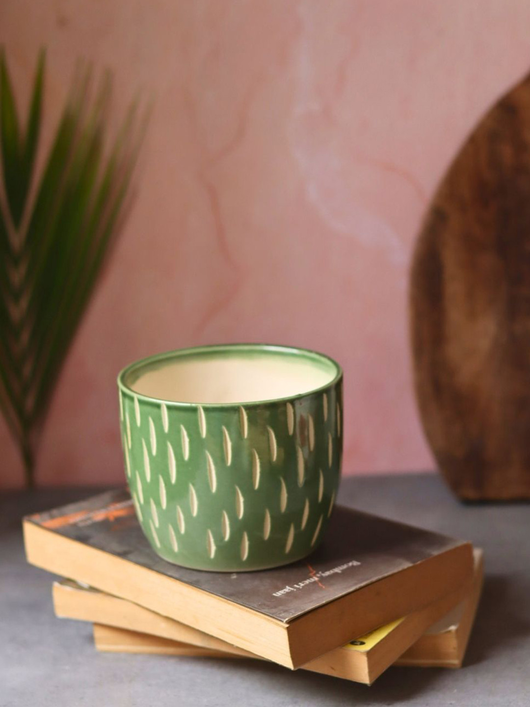 WEAVING HOMES Etching Green & White Textured Ceramic Planter