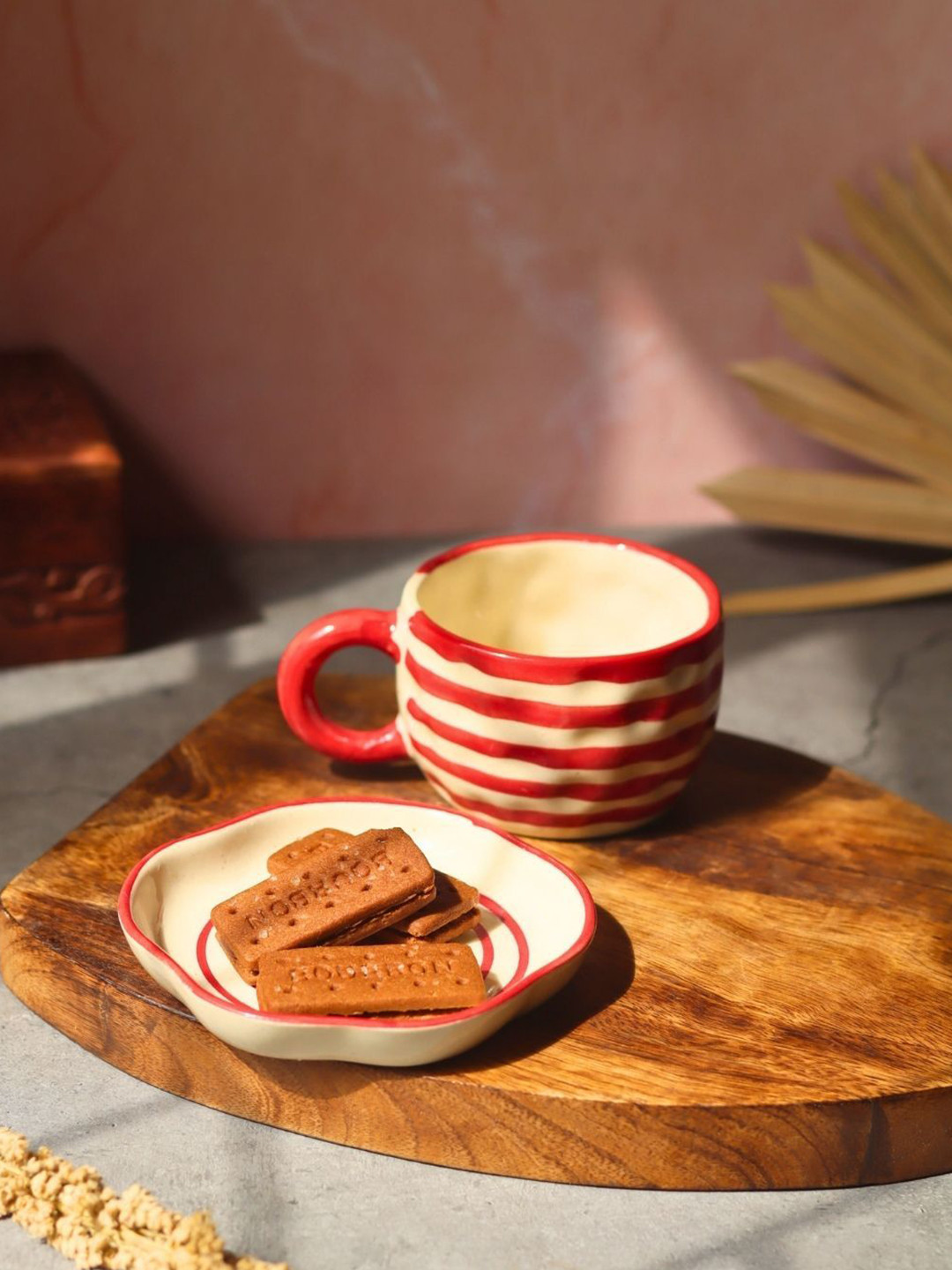 WEAVING HOMES Red & White 2 Pieces Textured Ceramics Glossy Mug With Dessert Plate