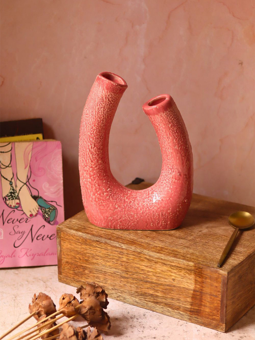 WEAVING HOMES Pink U Shaped Flower Vase