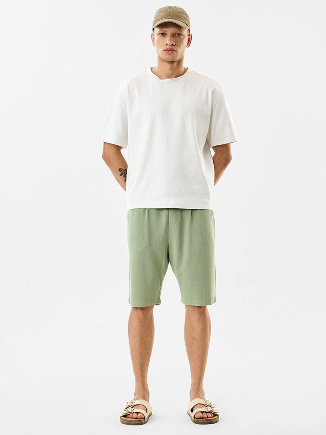 Snitch Men Sage Green Mid-Rise Regular Fit Shorts