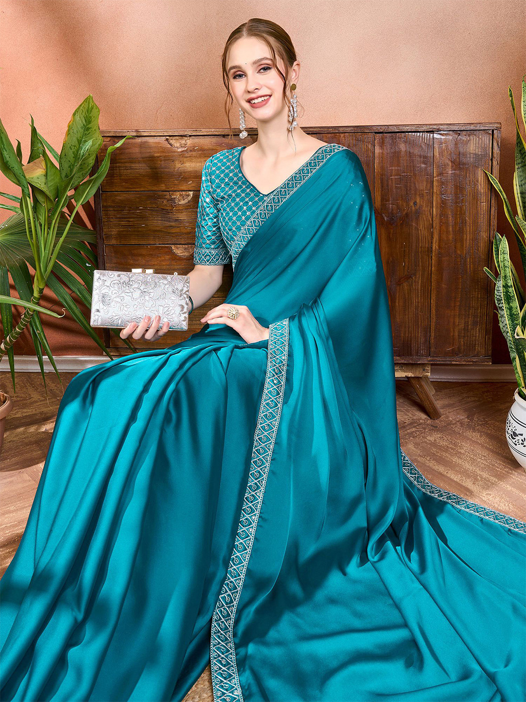 Sangria Morpankh Shade Colourblocked Embroidered Saree With Blouse Piece