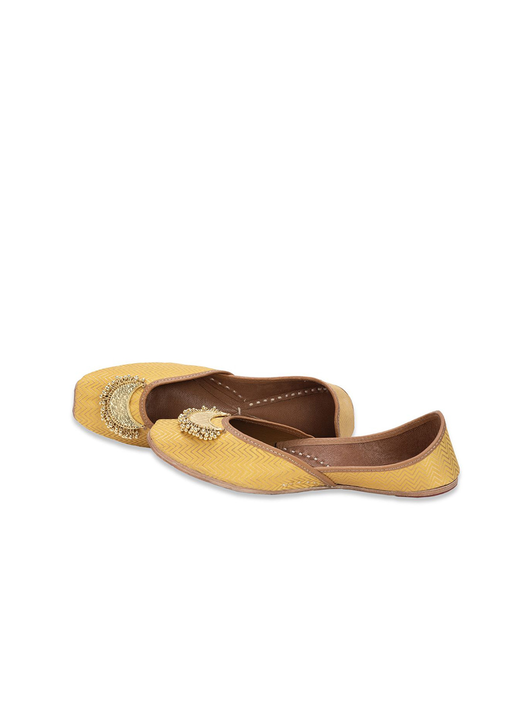 5 ELEMENTS Aashvi Women Woven Design Mojaris