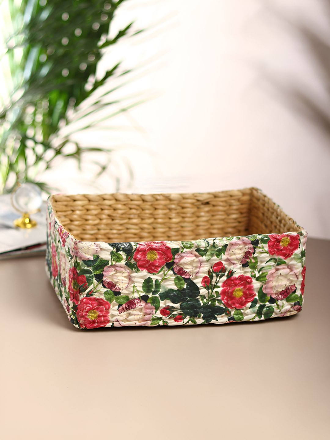 HABERE INDIA White 2025 Seagrass Easy to Clean Fashion Fruit and Vegetable Basket