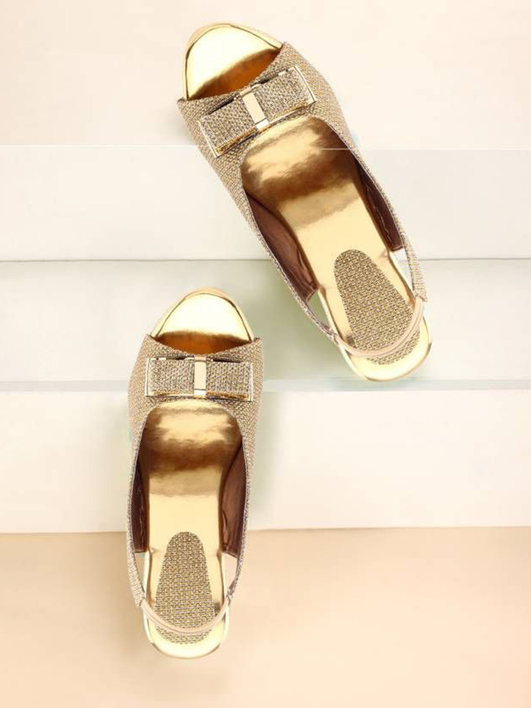 VANIYA SHOES Women Woven Design Wedge Round Toe Heels Sandals