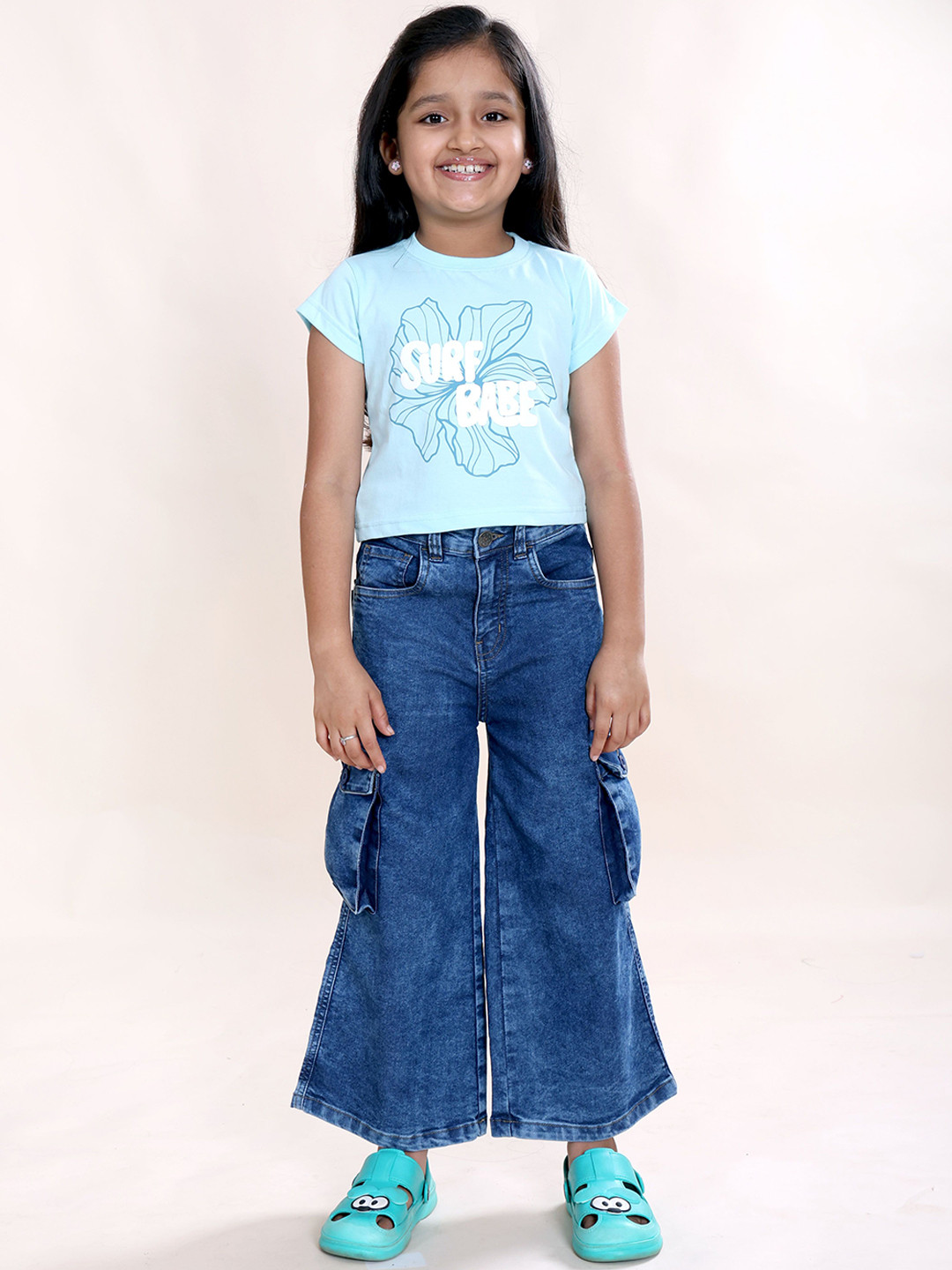 KiddoPanti Girls Printed Short Sleeves T-Shirt With Cargo Jeans