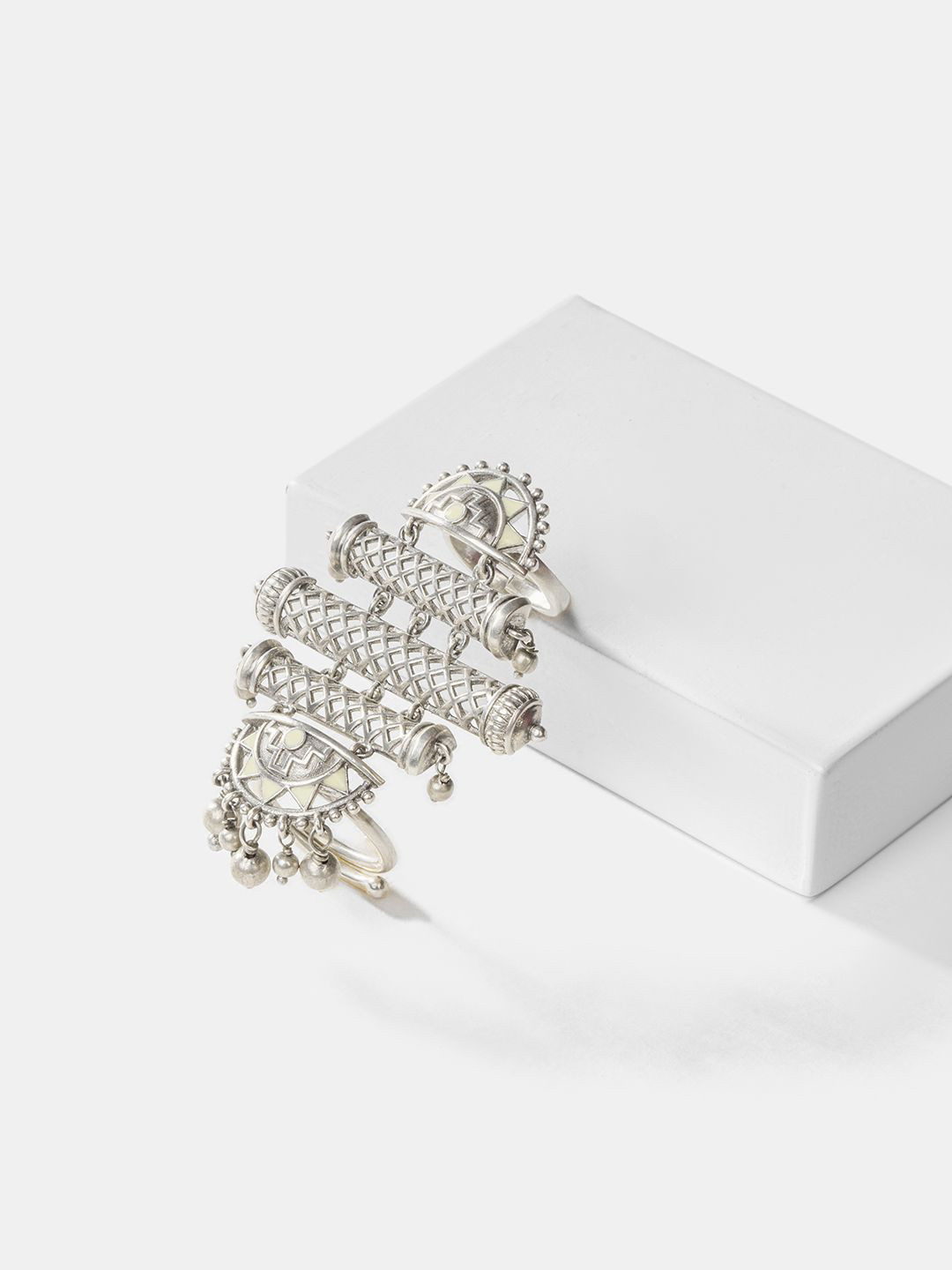 SHAYA 925 Sterling Silver Oxidised Srasta Step Ring