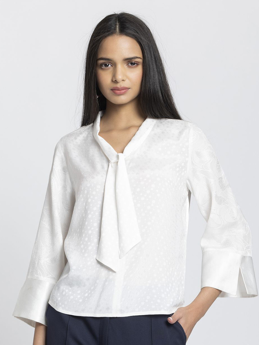 SHAYE Women White V-Neck Solid Three-Quarter Sleeves Casual Tops