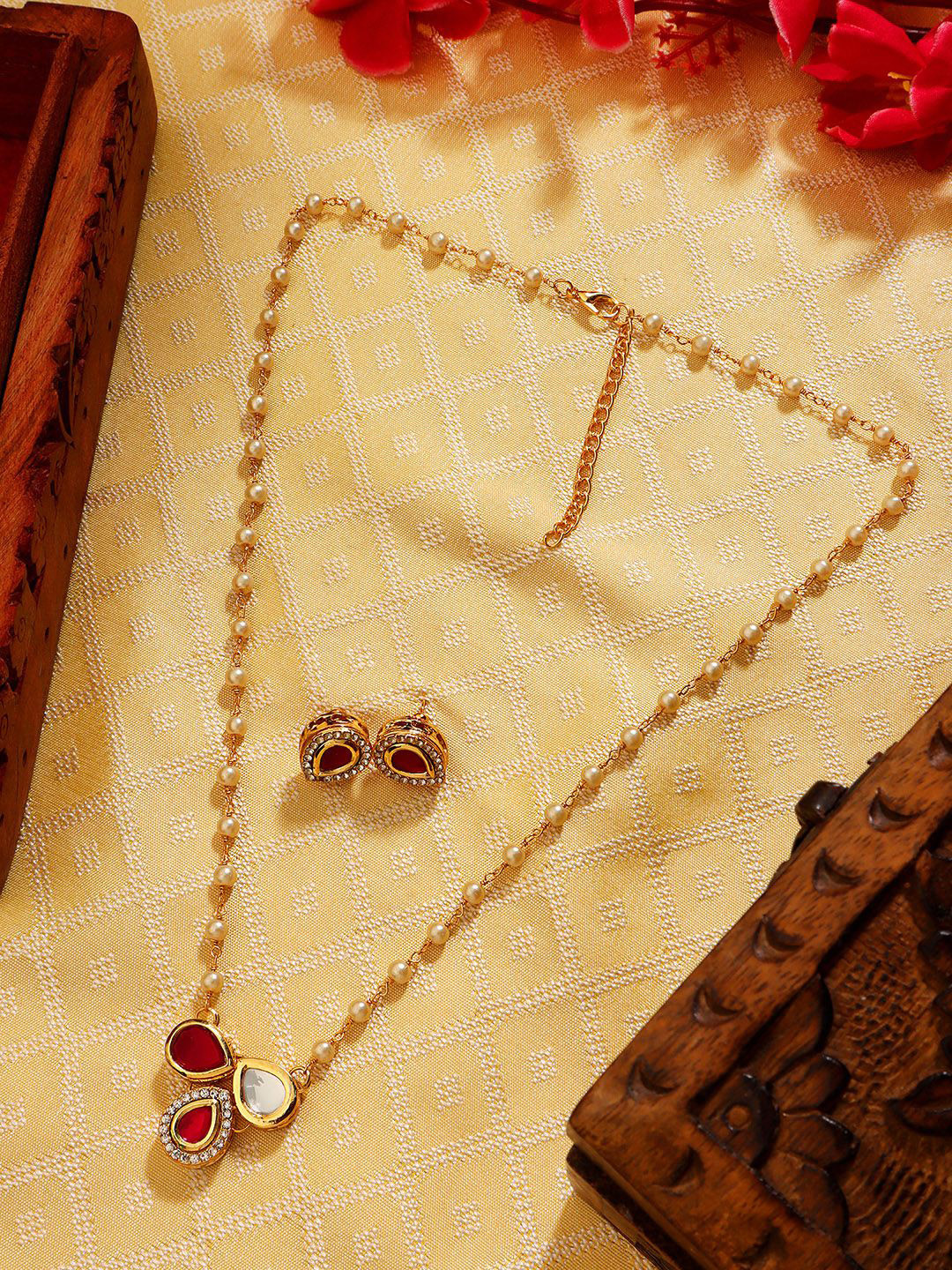 AARSEE OFFICIAL Anti-Tarnish 22KT Gold-Plated 3 petal Pink Pearl chain Necklace set