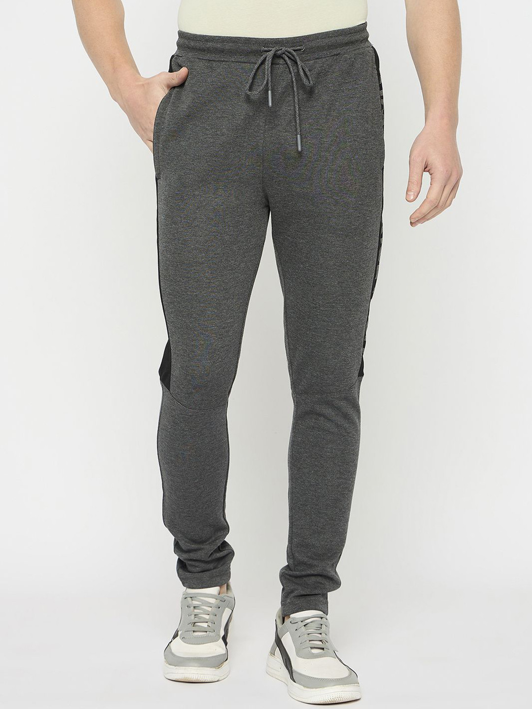 Duke Men Cotton Relaxed-Fit Mid-Rise Tack Pant