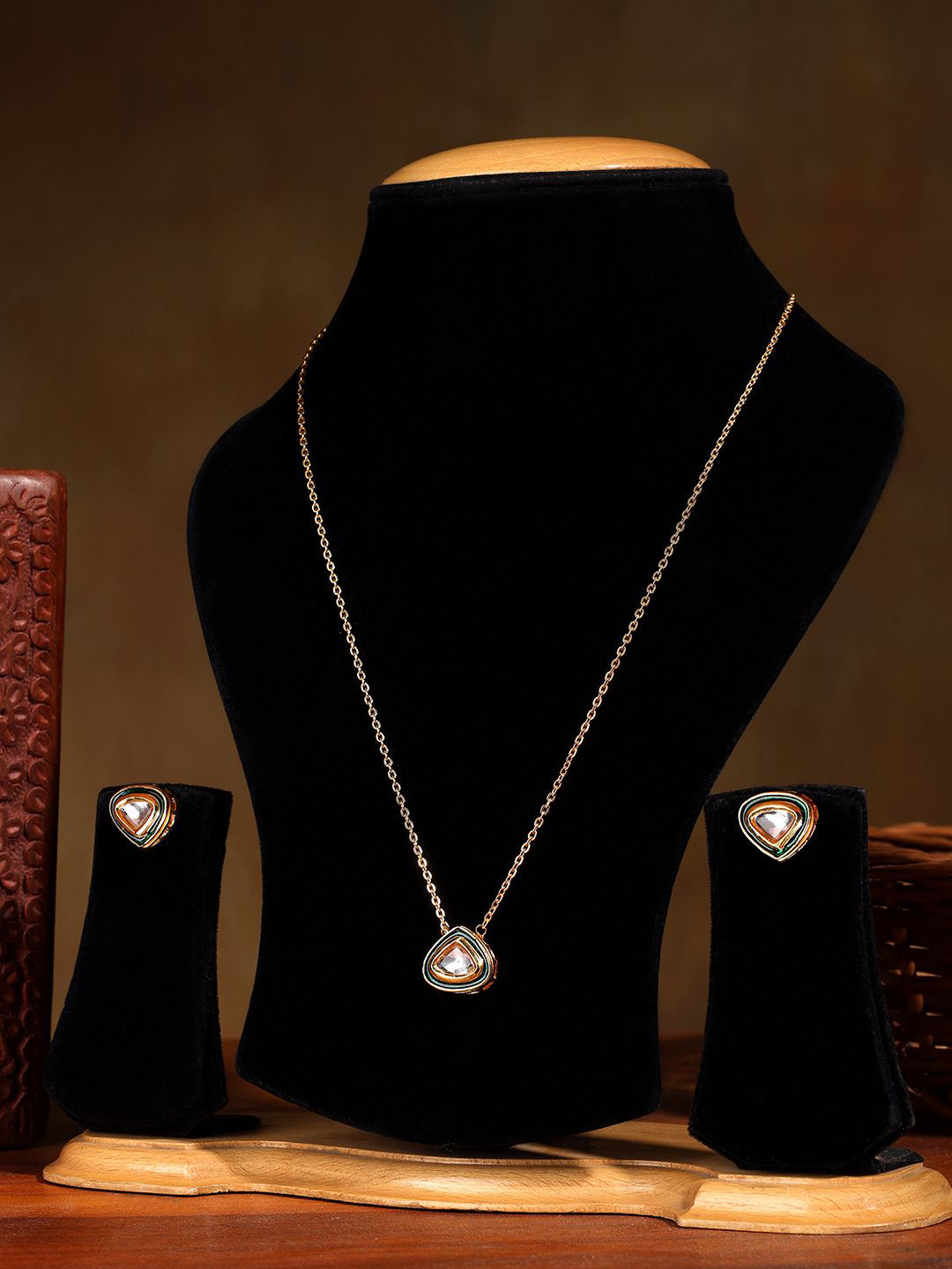 AARSEE OFFICIAL Anti-Tarnish 22KT Gold-Plated Purple Enamel Kundan Pearl Chain Set