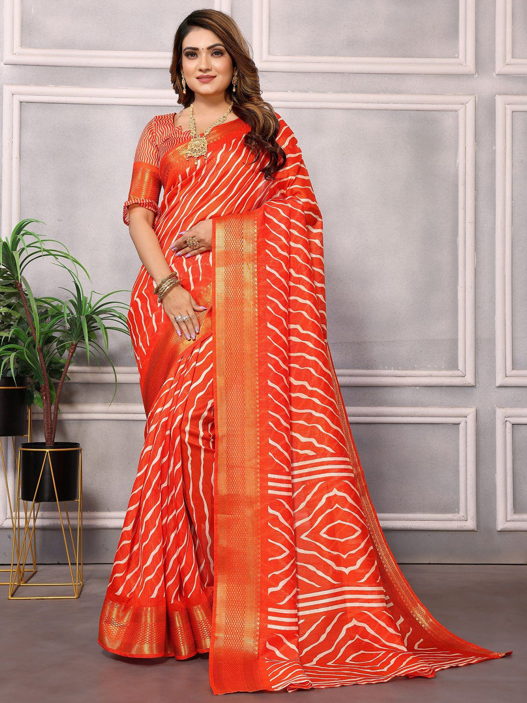 Moda Rapido Leheriya Zari Saree