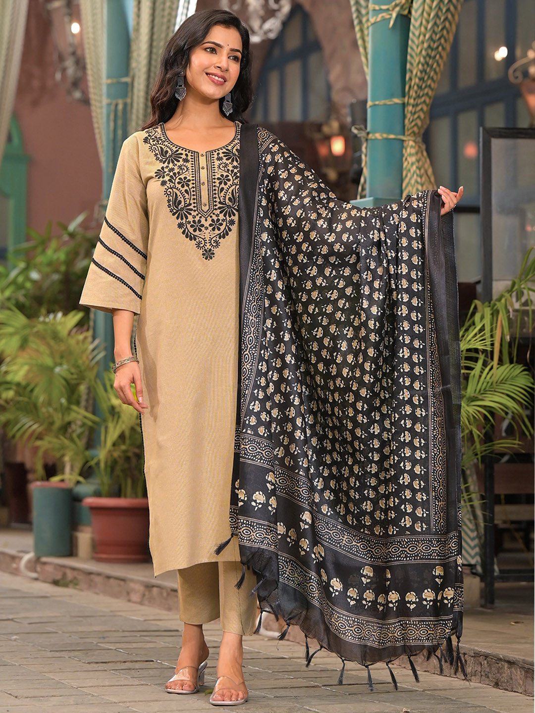The Hope Women Ethnic Motifs Embroidered Regular Thread Work Pure Cotton Kurta with Trousers & With Dupatta