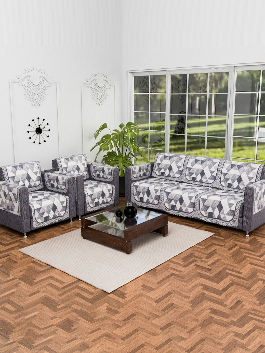 Aura White & Black 16 Pieces Geometric Printed 5 Seater Sofa Covers With Arm Covers