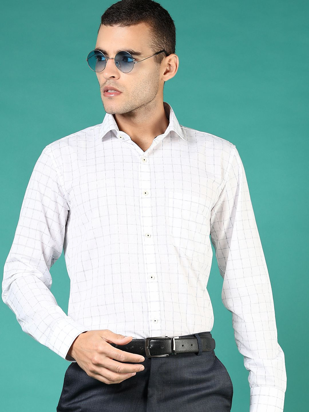 J White by Vmart Men Grid Tattersall Checks Opaque Checked Casual Shirt