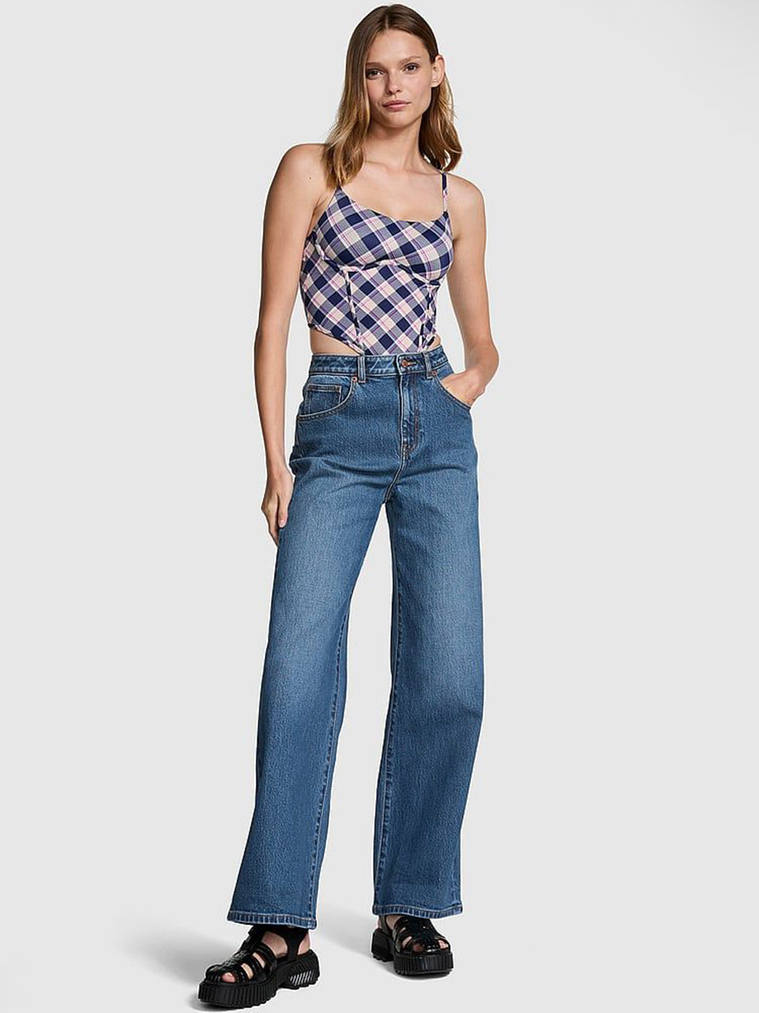 Victoria's Secret Women Straight Fit High-Rise Light Fade Cotton Jeans