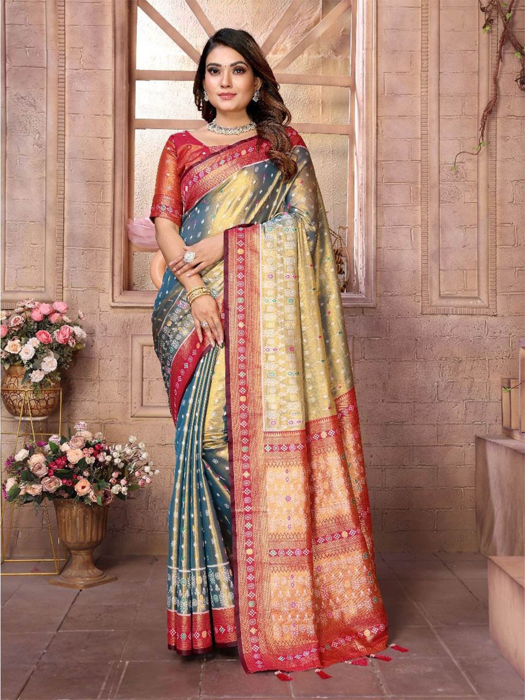 VenderVilla Woven Design Patola Saree
