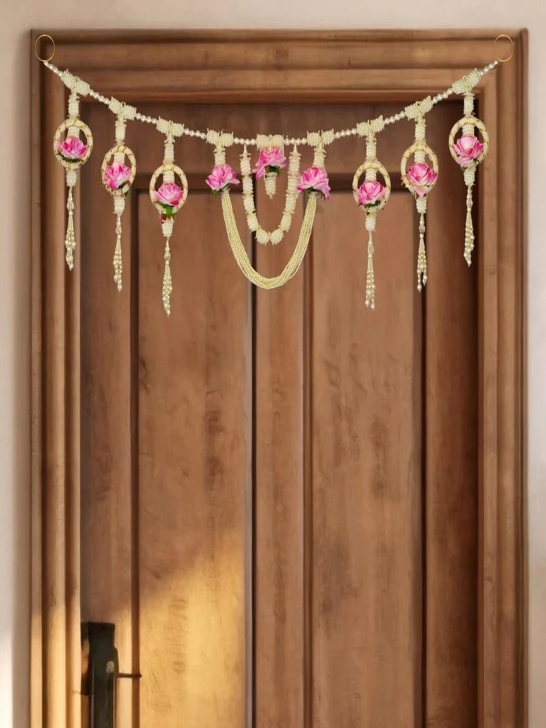 THE HOME CO. Pink & Off-White Lotus Bloom Pearl Toran