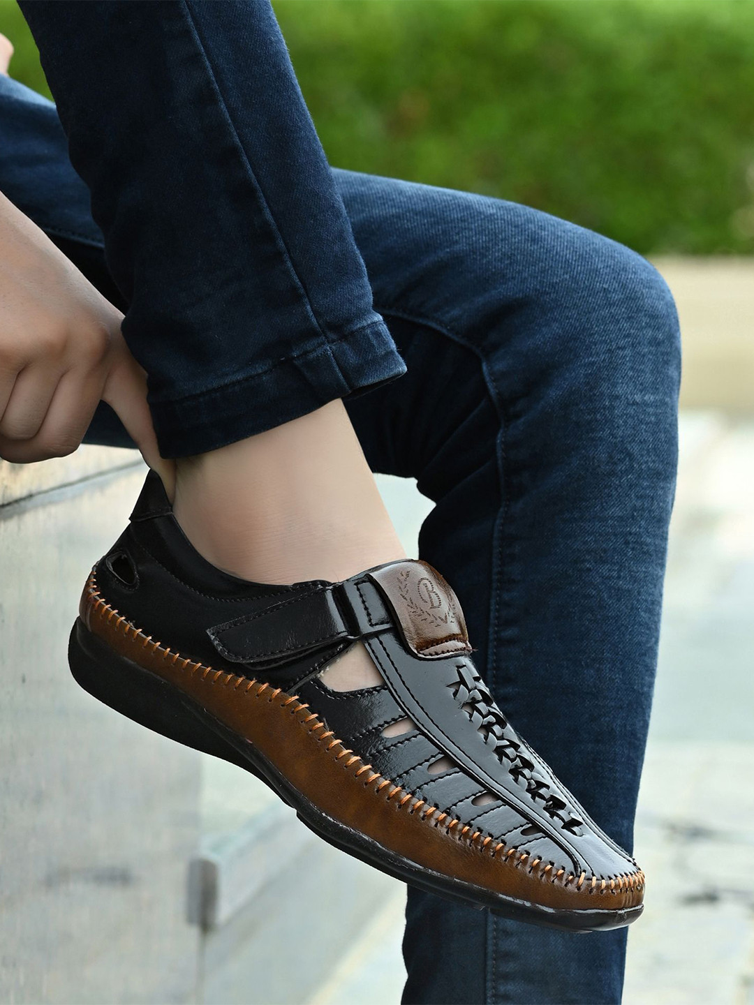 BOLTAGO Men Synthetic Velcro Fisherman Sandals