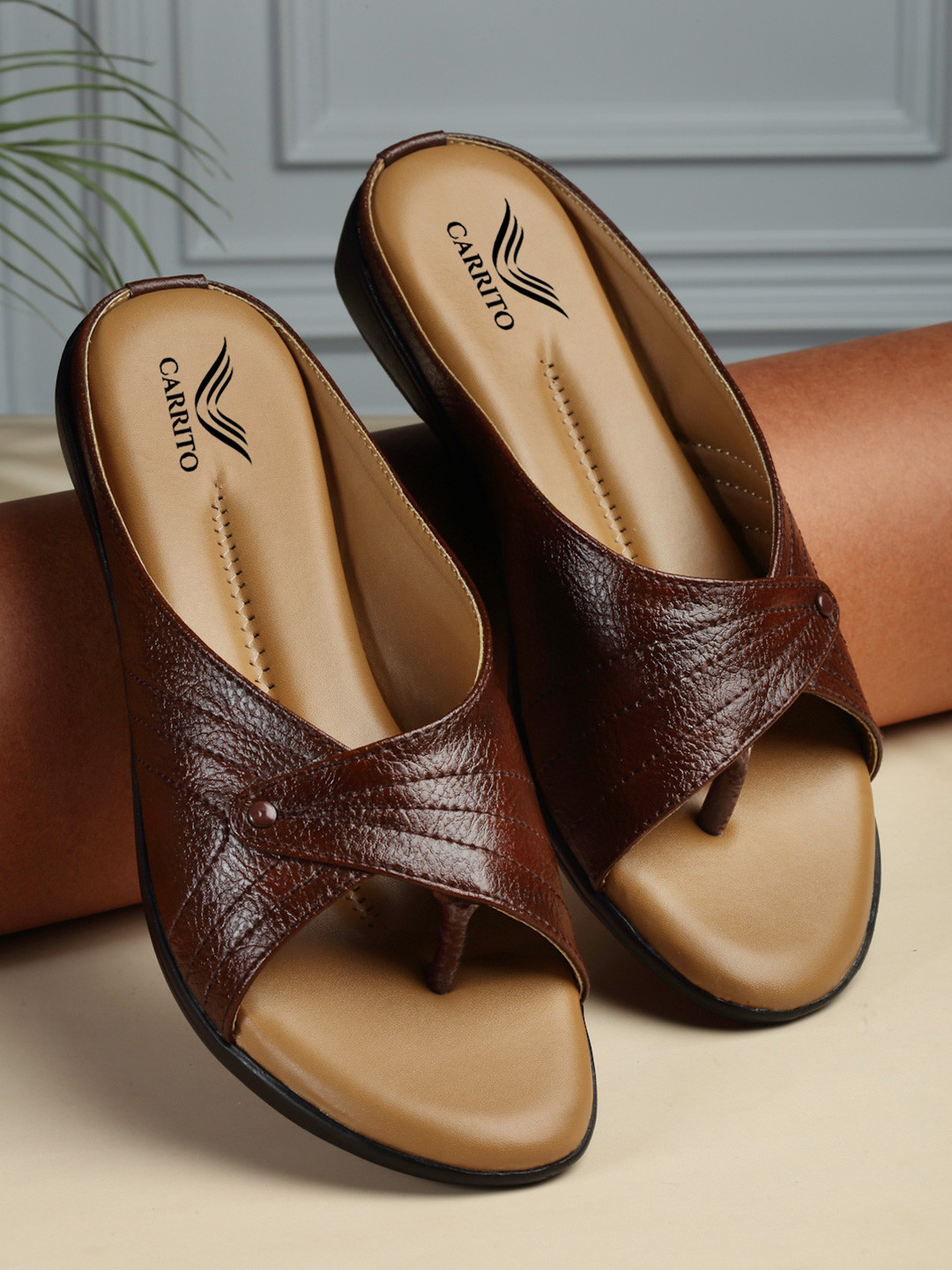 carrito Women Leather Textured Comfort Heel Sandals