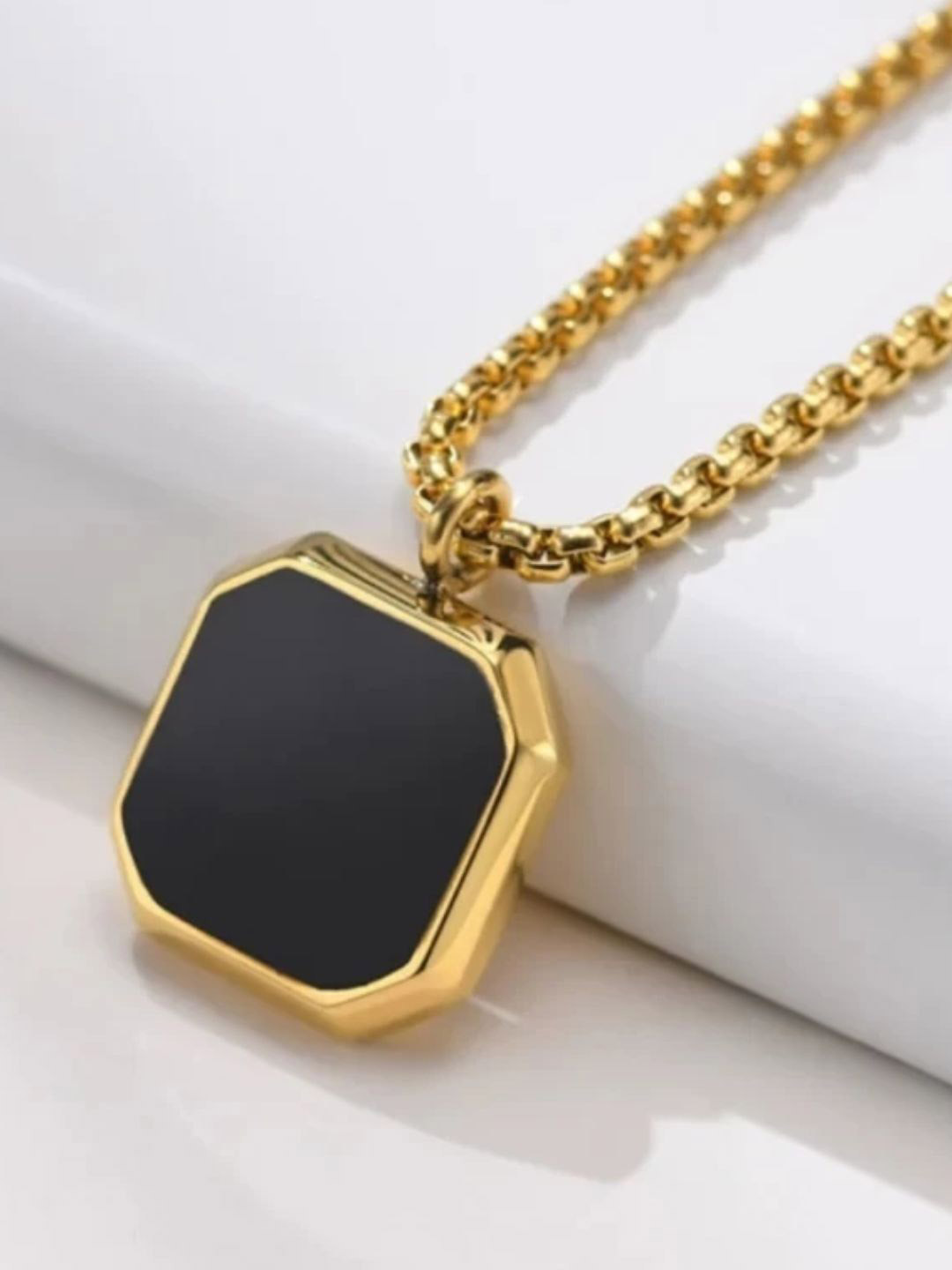 V FASHION JEWELLERY Gold-Plated Square-Shaped Pendant With Chain