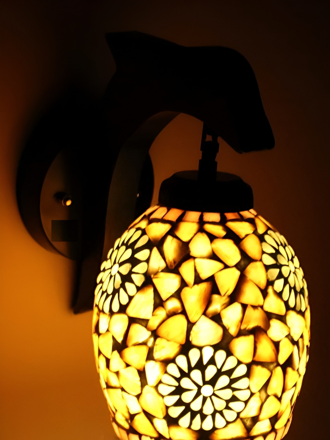 KINIS Black & White Wooden Bell Shape Wall Lamp