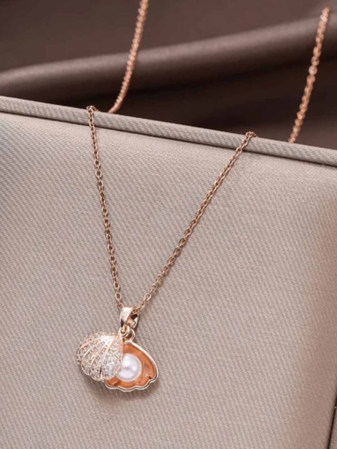 V FASHION JEWELLERY Rose Gold-Plated Stones Studded Shel Pendant with Chain