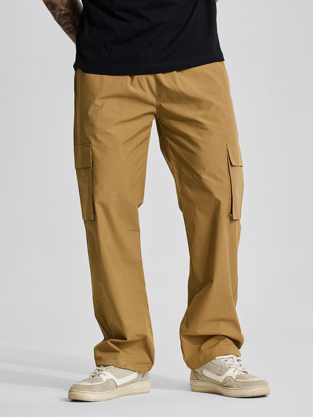 Snitch Men Tan Mid-Rise Loose Fit Trouser