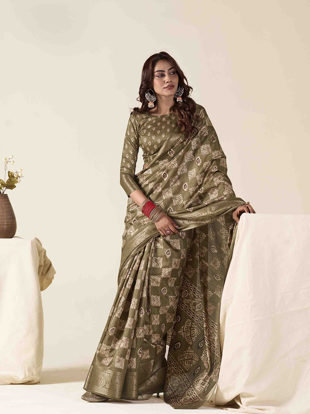 Blissta Ethnic Motif Block Print Woven Design Zari Silk Saree With Unstitched Blouse Piece