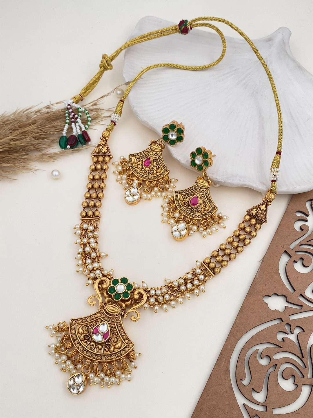 Rare Bello Gold-Plated Kundan-Studded & Pearls Beaded Antique Jewellery Set