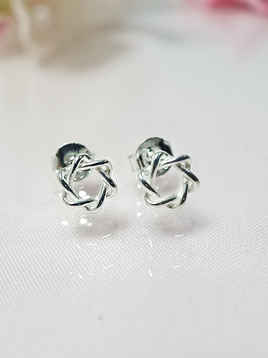 INARI SHINES 925 Sterling Silver Rhodium-Plated Star of Devid Shaped Studs