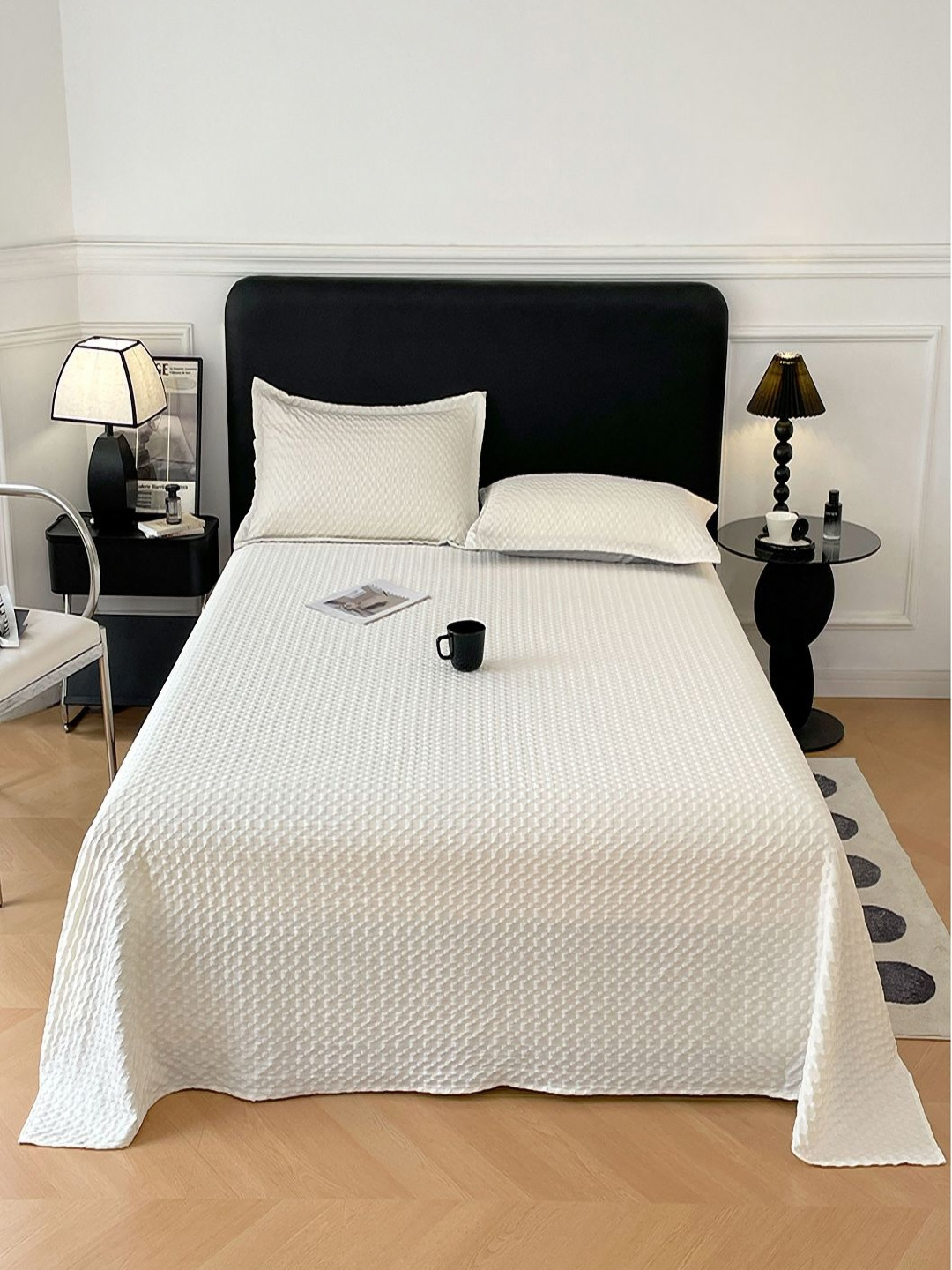 JC HOME White Geometric Printed Polycotton 150 TC Queen Bedsheet Set 2.0 m x 2.3 m