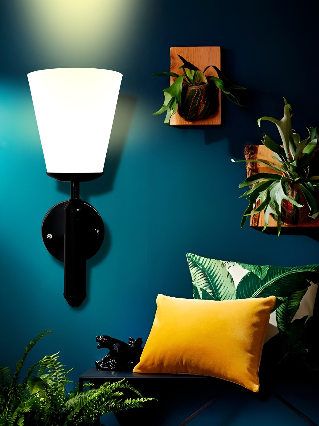 KINIS Black & White Quirky Abstract Shaped Light Wall Lamp