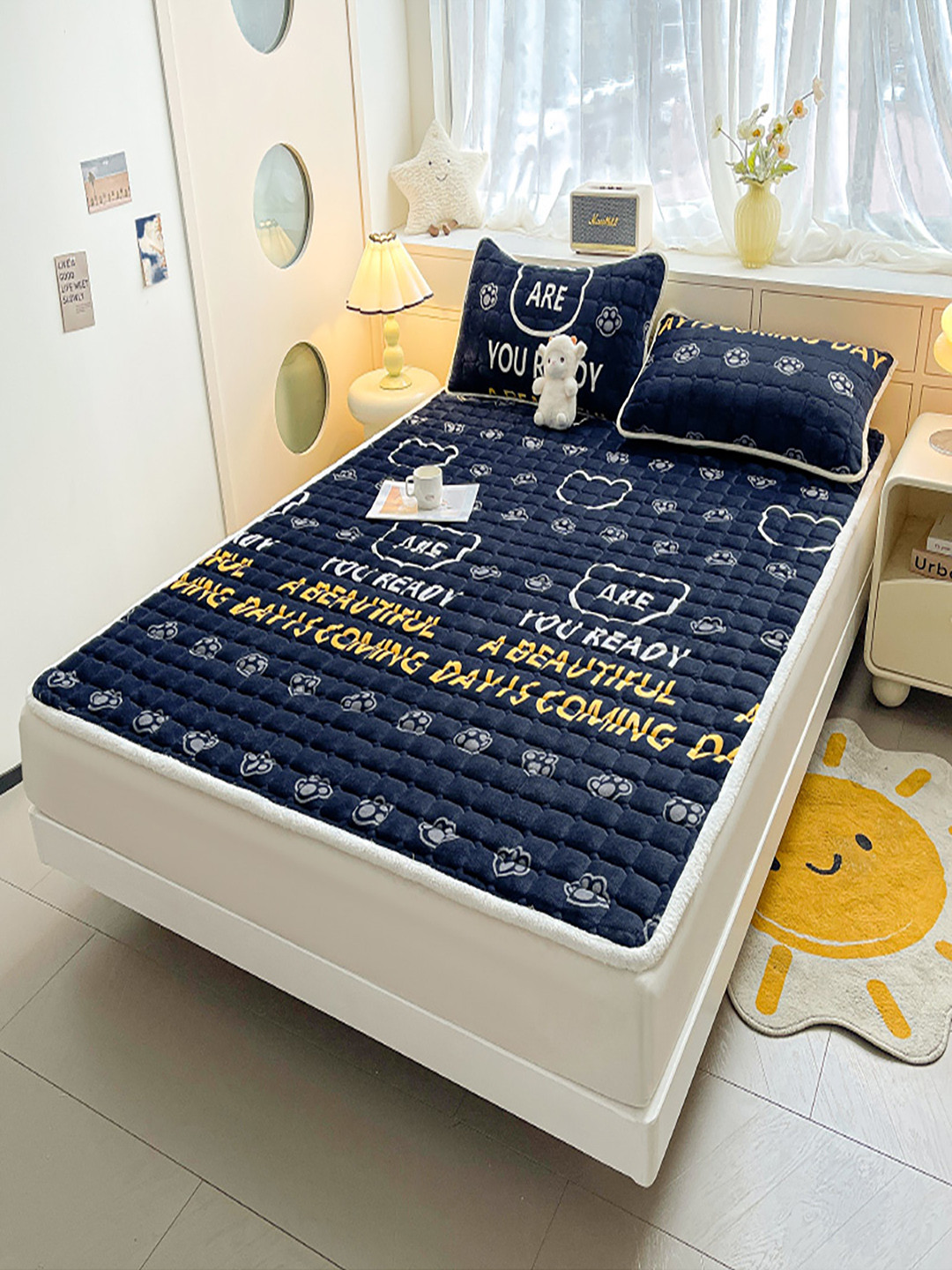 JC HOME Navy Blue Geometric Polycotton 150 TC Fitted Queen Bedsheet with 2 Pillow Covers-79 x 91 inches