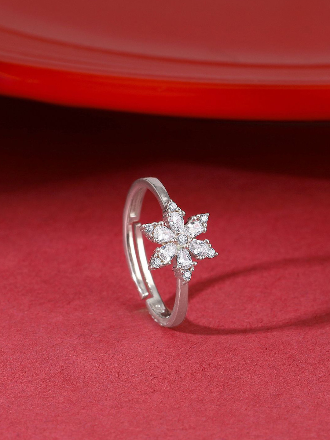 GIVA 925 Sterling Silver Rhodium Plated Cubic Zircon Studded Flowery Snowflake Ring