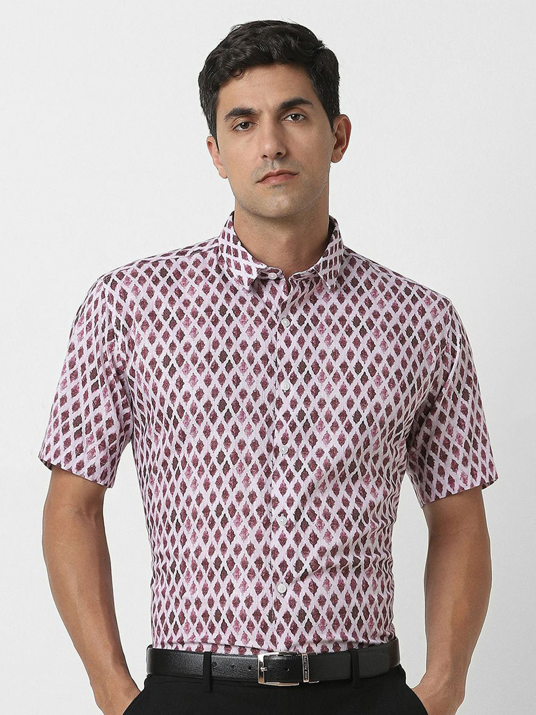 Van Heusen  Men Spread Collar Geometric Printed Cotton Slim Fit Casual Shirts