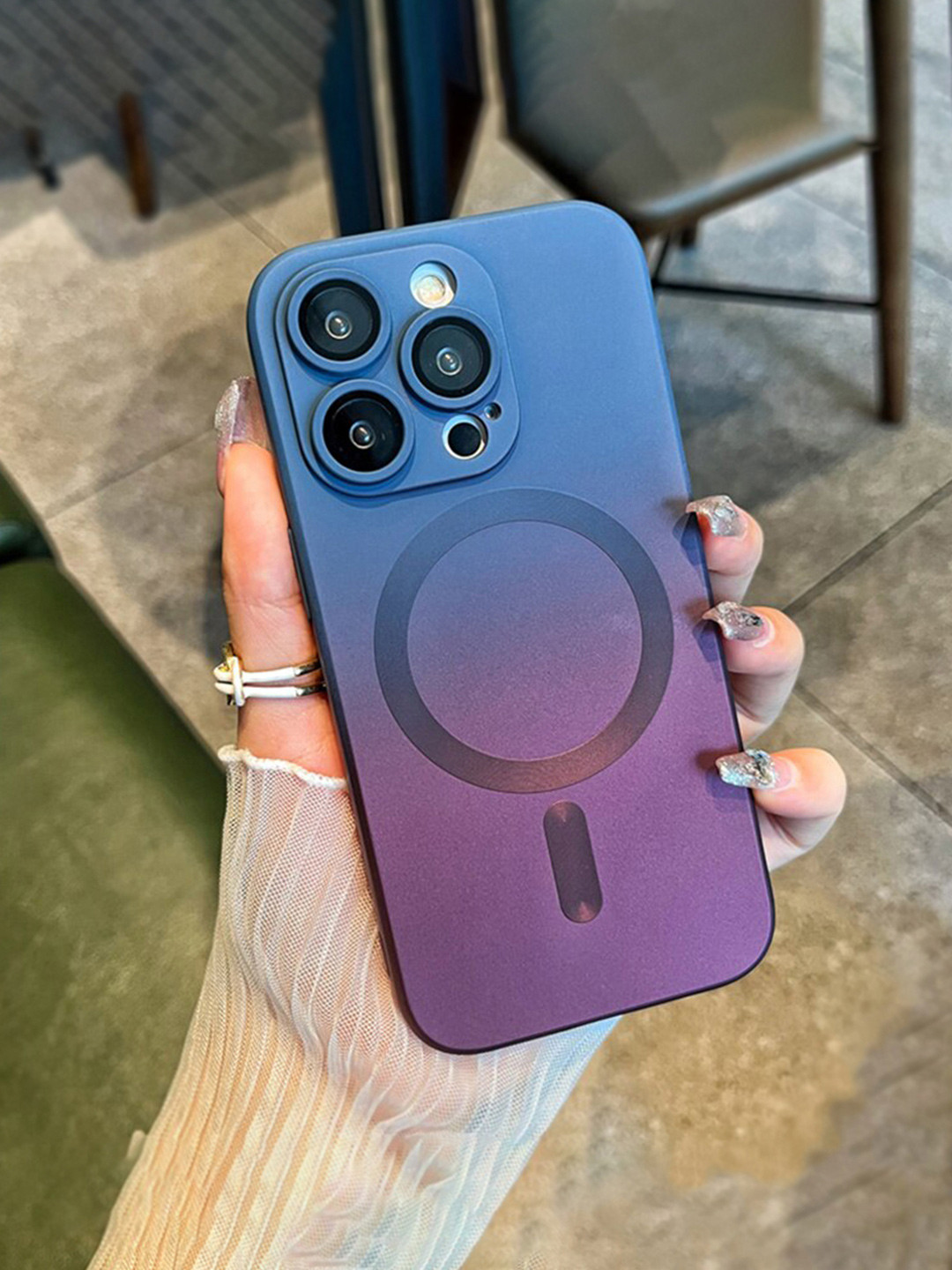 QRIOH Solid Gradient iPhone 15 Pro Max Back Case with Magsafe