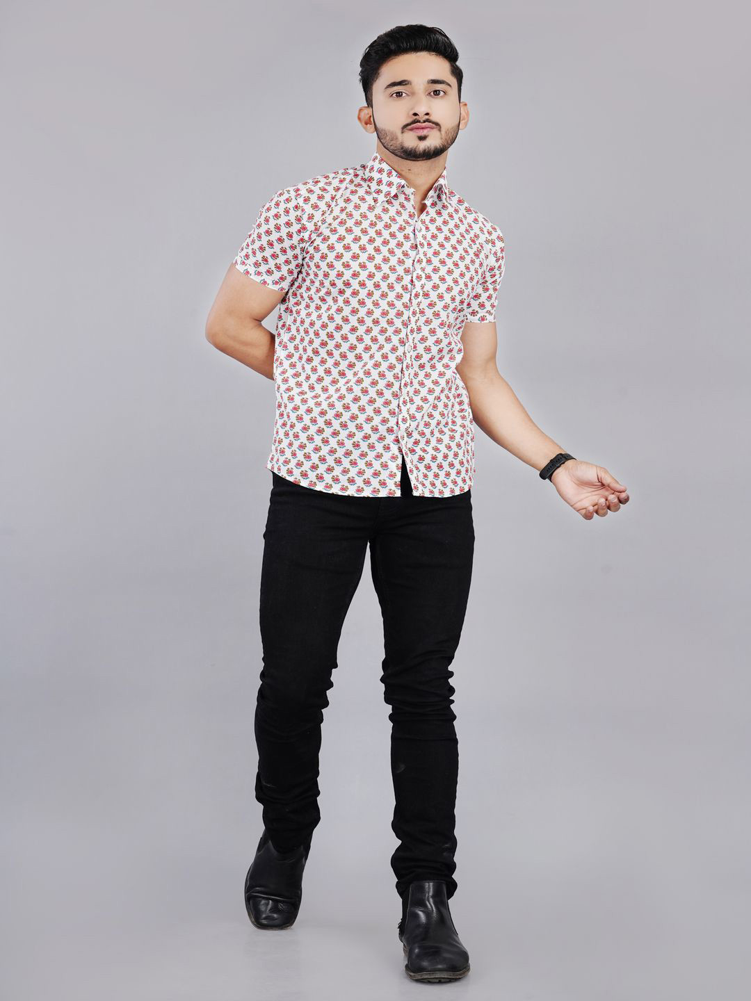 MANRANGI Men Spread Collar Floral Printed Cotton Casual Shirts