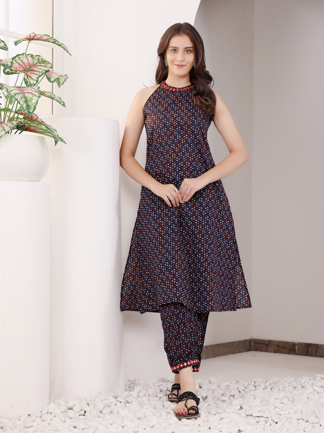 SAVI Purple Cotton Printed Sleeveless trendy Kurta Pant Set