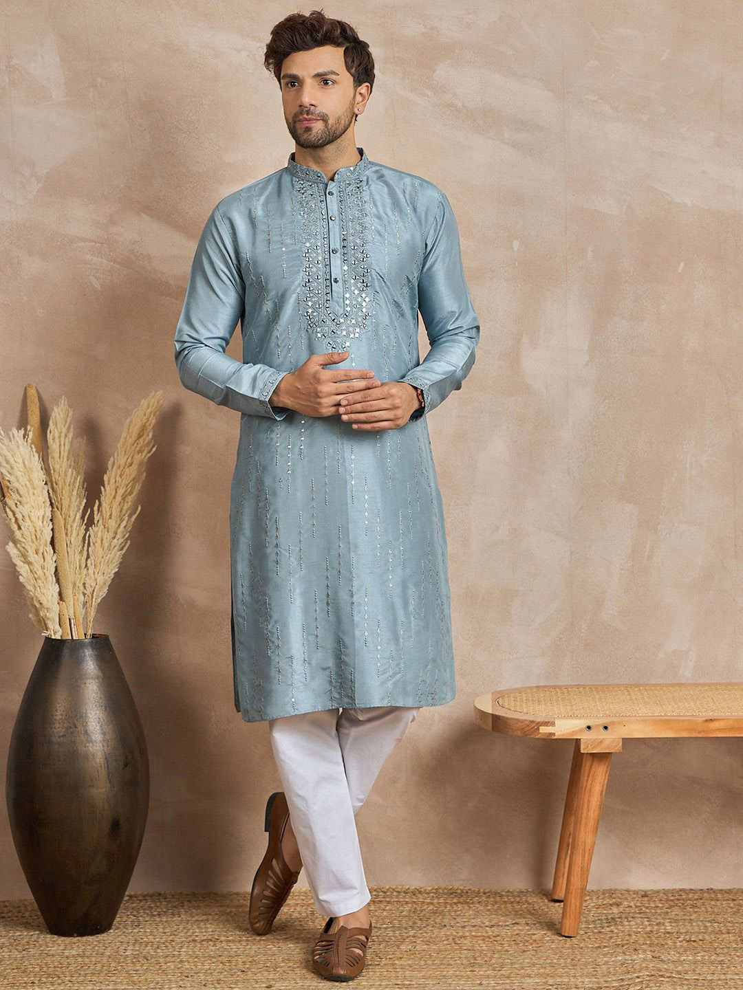 House of Pataudi Geometric Yoke Design Mirror Work Mandarin Collar Straight kurta
